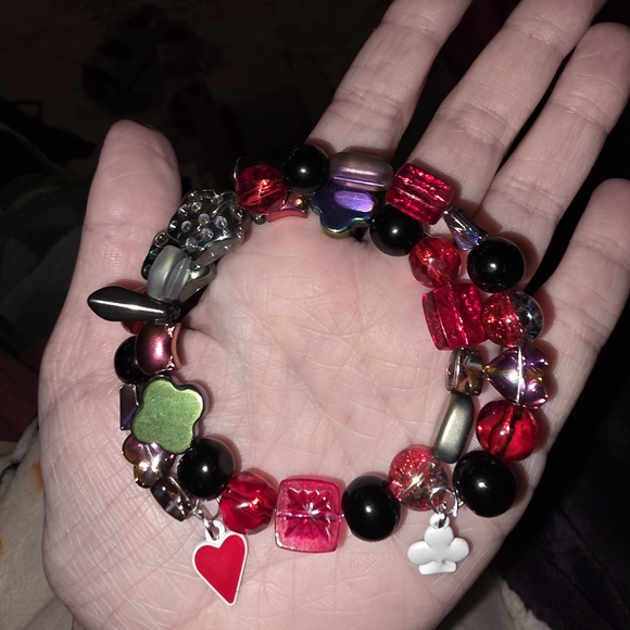 Elegant Red and Black Charm Bracelet - Picture 2 of 2